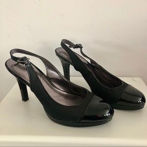 Women’s Black Tahari shoes high heels.